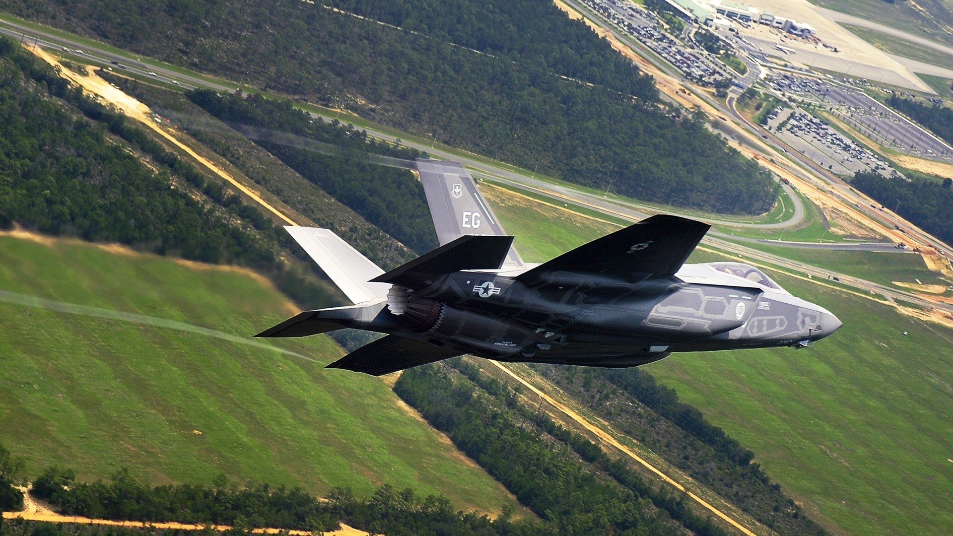 美国赛车场：高速与激情的结合，美国的赛车比赛