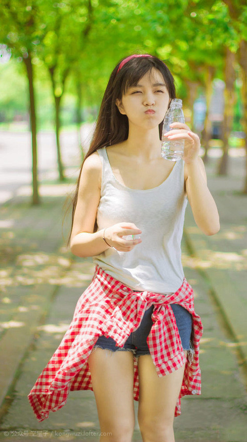 “沙滩赛场迎来高水平对决，手球与合球同台竞技”