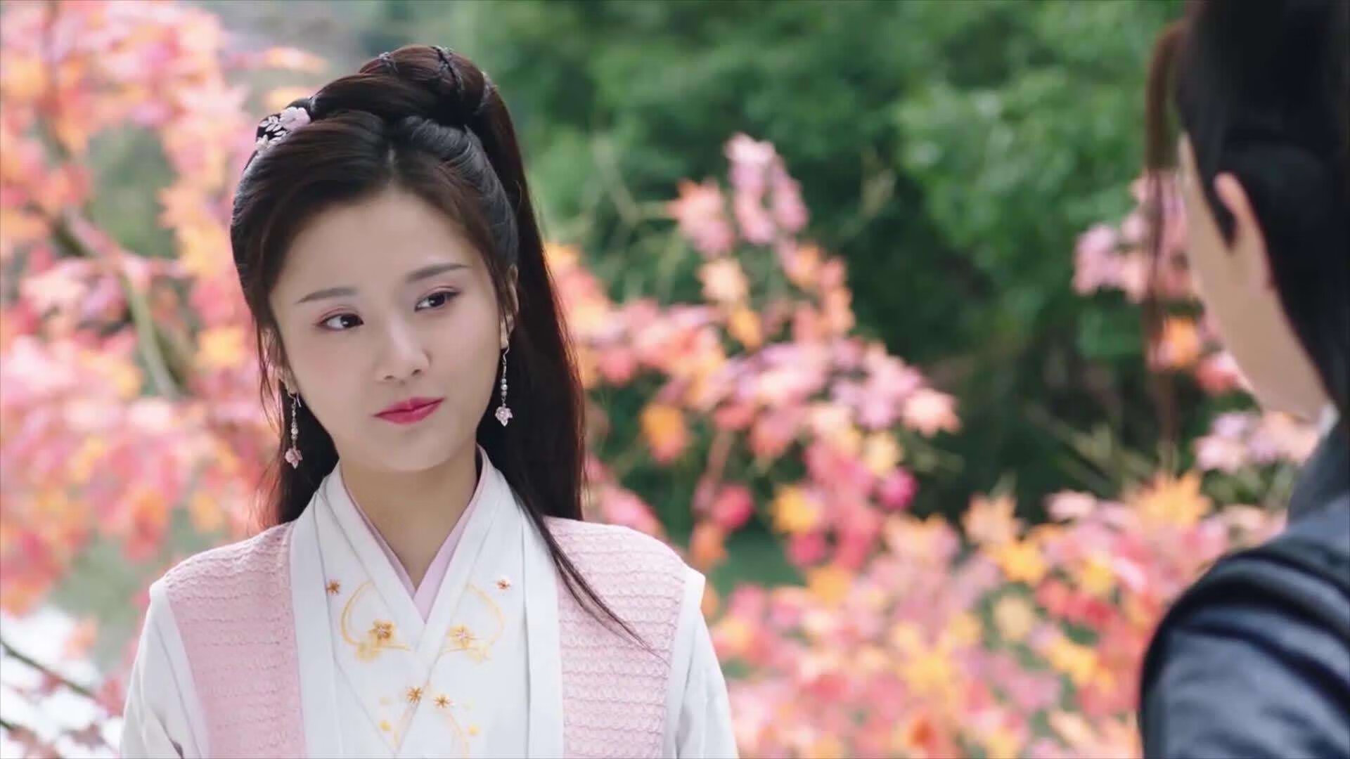 朱婷主动担任训练志愿协助教练带队，朱婷训练营