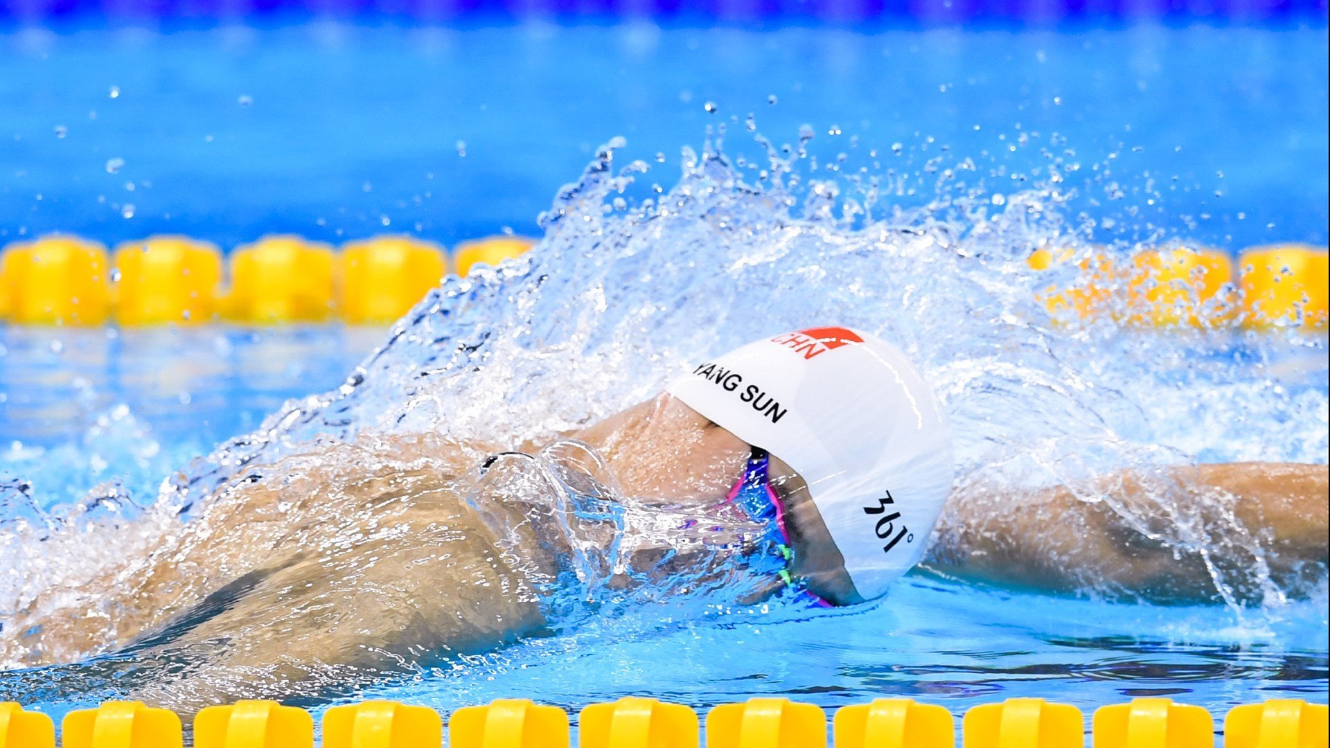 乐鱼体育官网-《深度采访：最具影响力的电竞选手背后故事》，关于电竞人物的采访