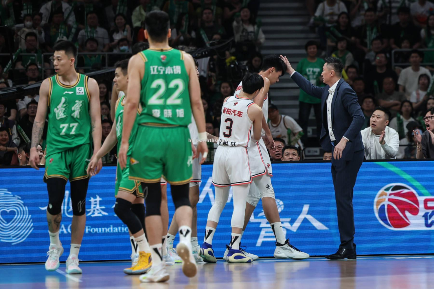 乐鱼体育:CBA赛场冲突事件,呼吁文明观赛!的简单介绍 乐鱼体育:CBA赛场冲突事件,呼吁文明观赛!的简单介绍