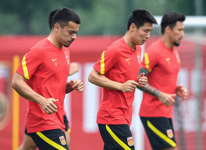 国足的战术创新:如何弥补传统打法的不足? 国足的战术创新:如何弥补传统打法的不足?