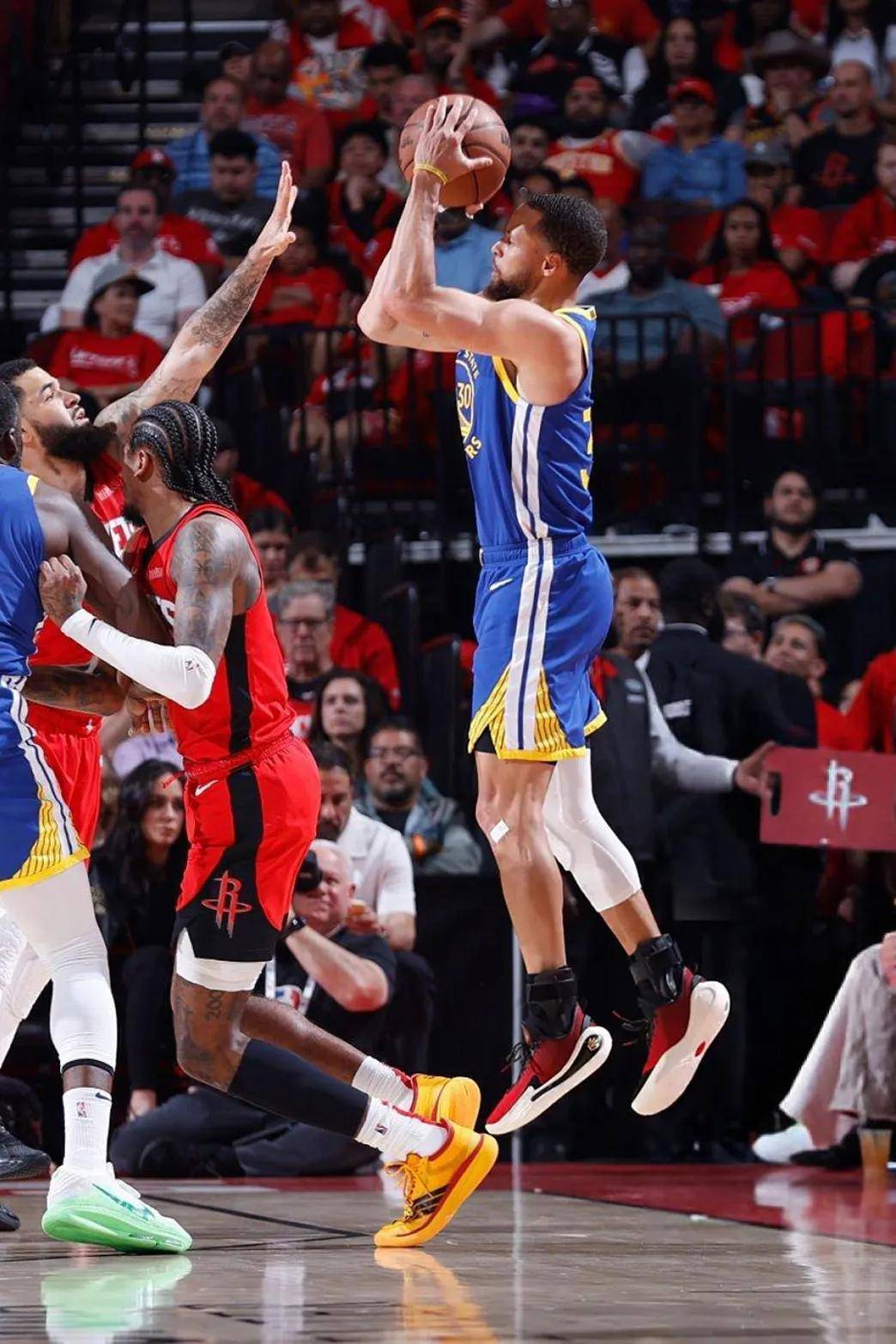 关于乐鱼体育:巴特勒硬汉本色，热火铁血防守！的信息