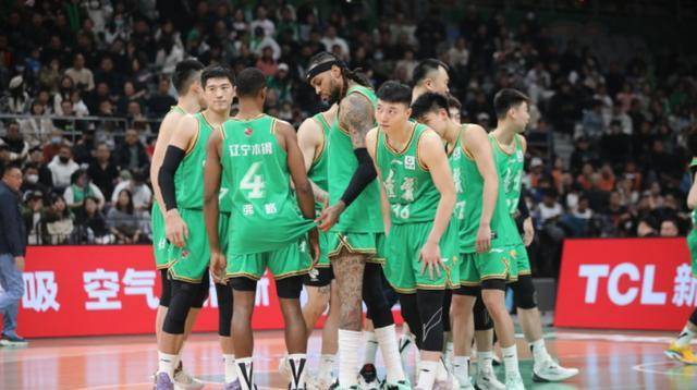 乐鱼体育：中国篮球联赛外援亚当斯，场均38分惊艳全场的简单介绍